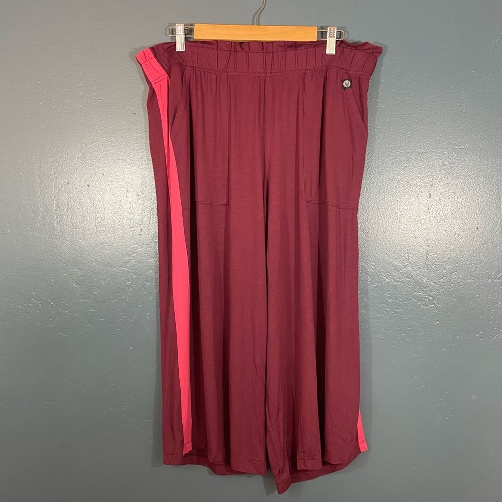 LIVI Performance Women’s Burgundy Capri Pull On Wide Leg Pants Size 14/16